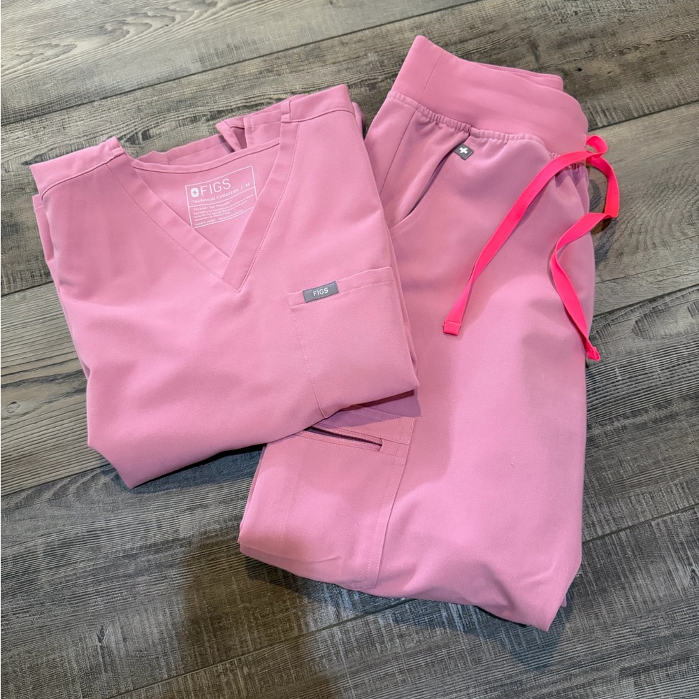 Figs Pink Scrub Set